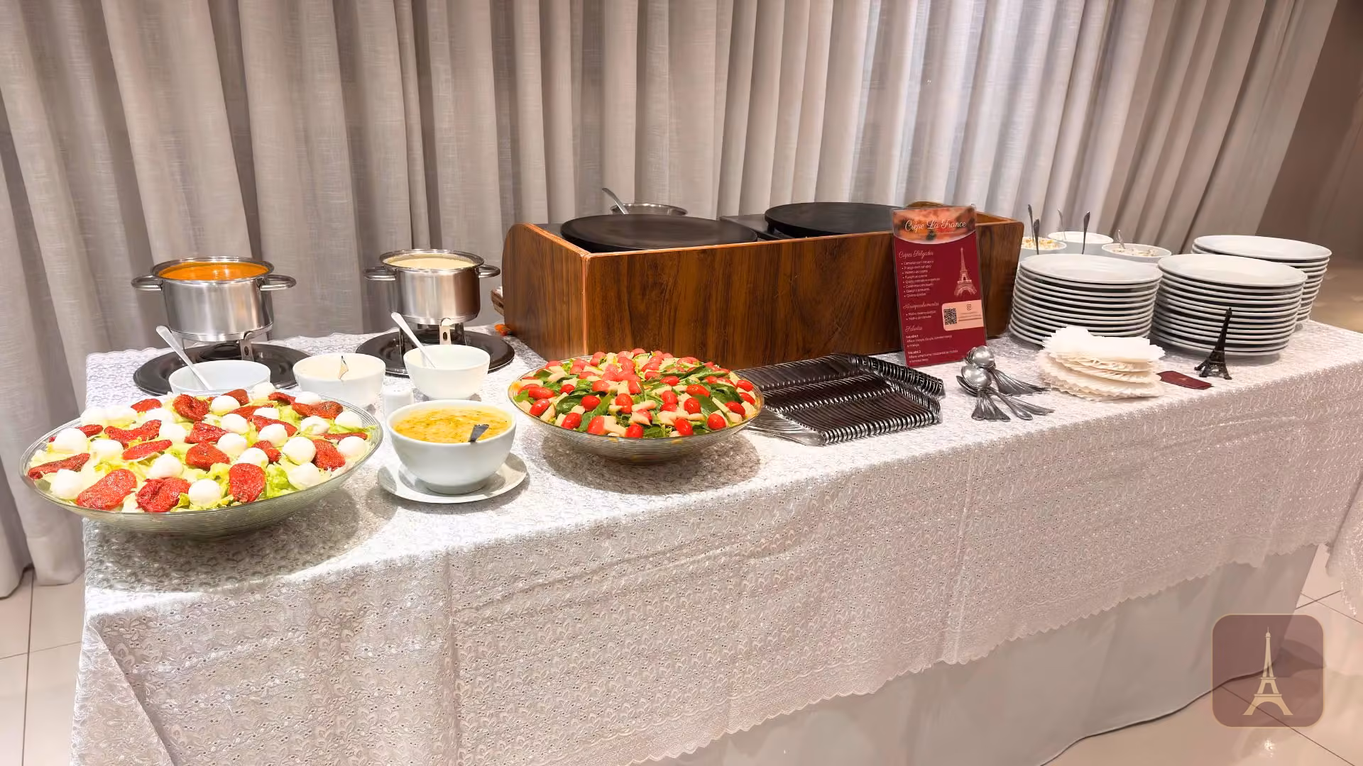 Mesa completa do buffet, Crêpe La France