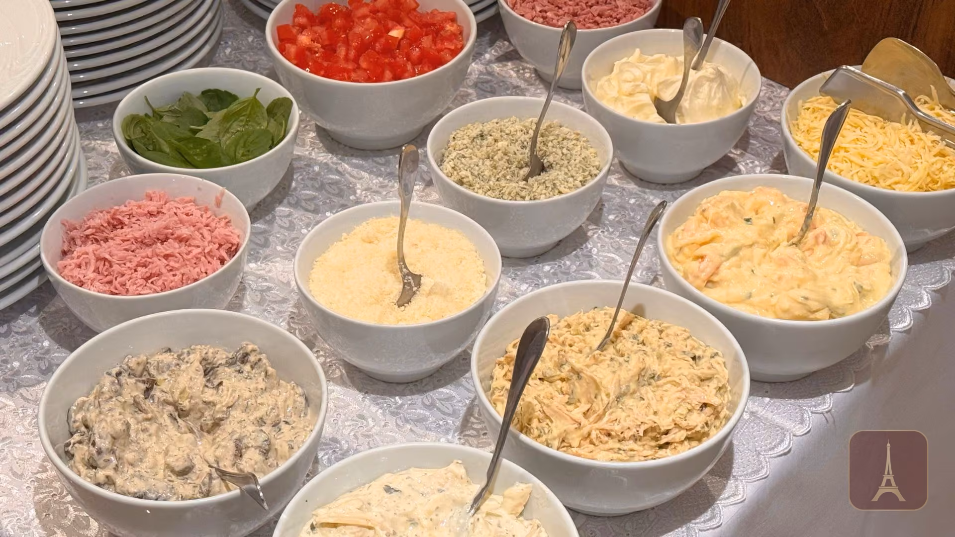 Variedade de recheios do buffet Crêpe La France preparados para o evento